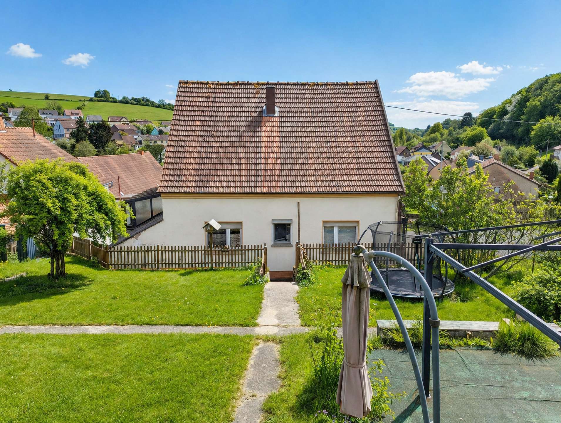 Hausrückseite 1